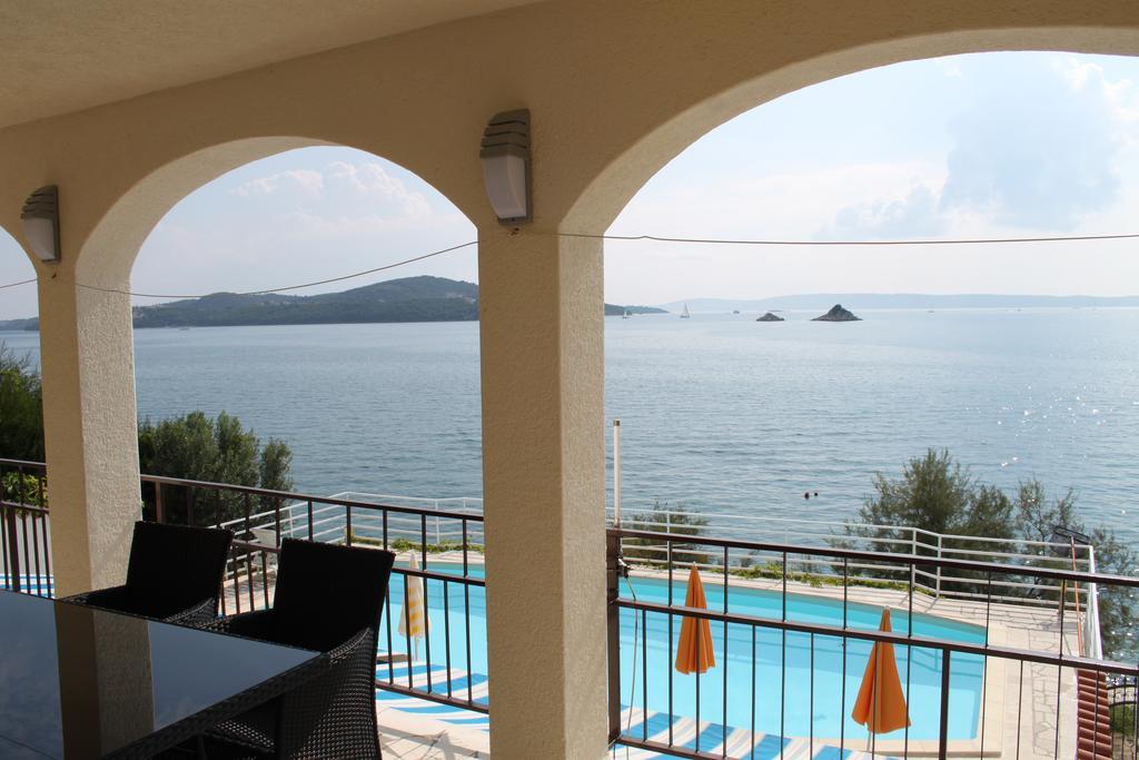 Apartments Villa Marija Seget Vranjica Exterior photo